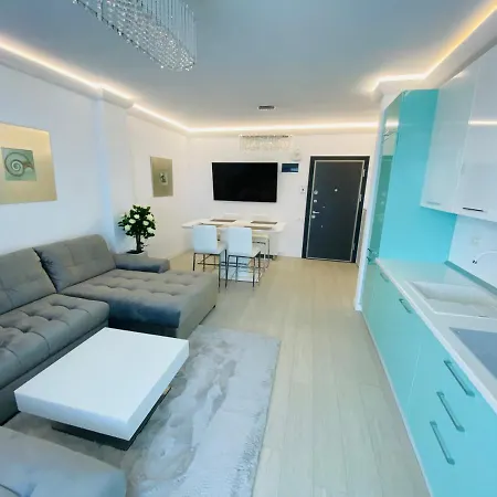 Catalina Summerland Mamaia
