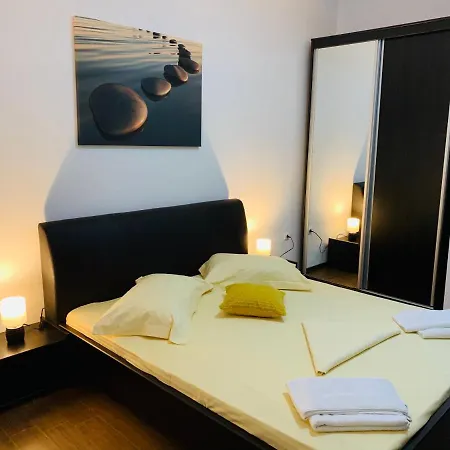 Catalina Summerland Apartment *